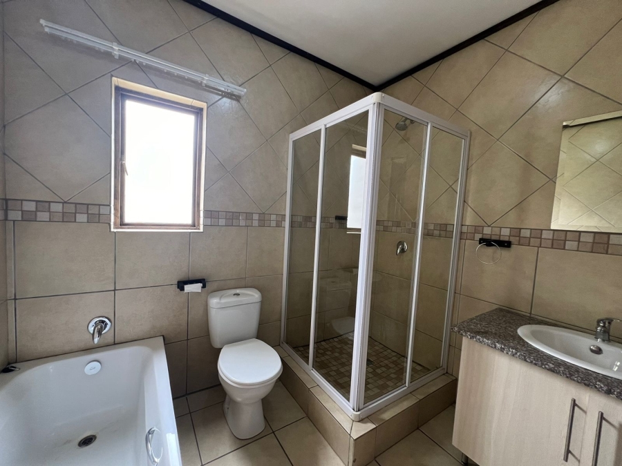 4 Bedroom Property for Sale in Xanadu Eco Park North West